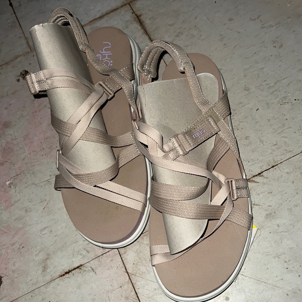 Sandals never worn brand new